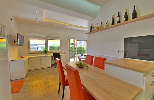 Trinajstici Casa | Koalas Nest Home & Apartments by Interhome