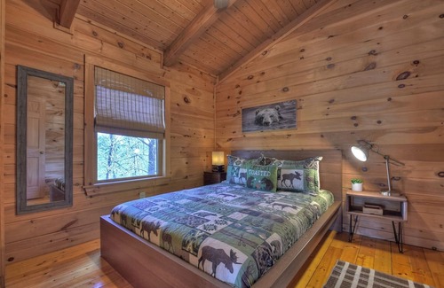Chatsworth Cabina | Hillin and Chillin: A Cozy Cabin Retreat in the North Georgia Mountains