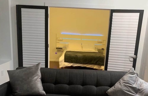 Downtown Condominio | Modern 1-bedroom condo in charming Providence with WiFi, AC