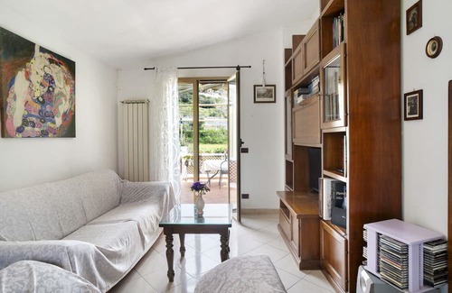 Torrazza Apartamento | Apartment 'La Bruna' with Private Terrace, Private Garden and Wi-Fi
