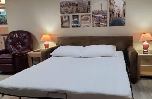 Guildford Casa | Fraser Heights Cozy Suite