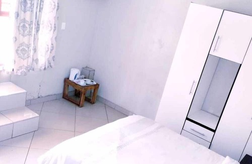 Manzini Cabina | The Rest Camp Lodge