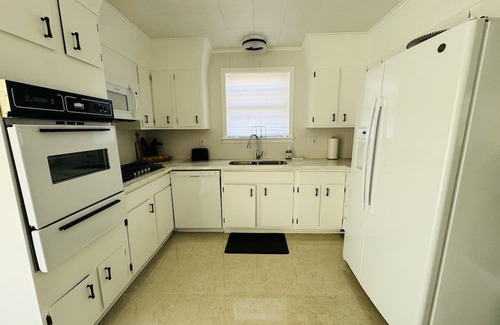 Estelle Casa | Charming 2-Bedroom Escape Near New Orleans!