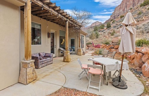 Zion National Park South Entrance Casa | Zion's View - Private Getaway l Zion National Park