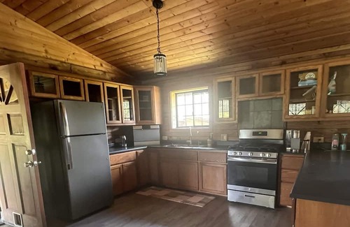 Mountain View Cabina | Hawaiian Forest Estate. 3 Cabins- Sleeps 15! 30 Minutes to Volcano National Park