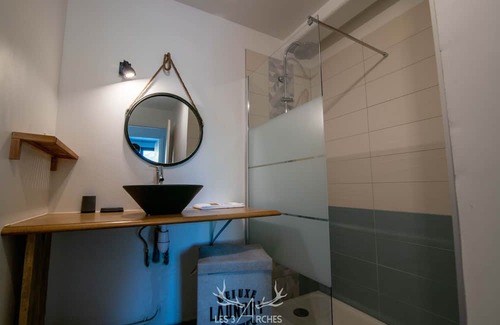 Saint-Andre-d'Embrun Apartamento | Vrbo Property