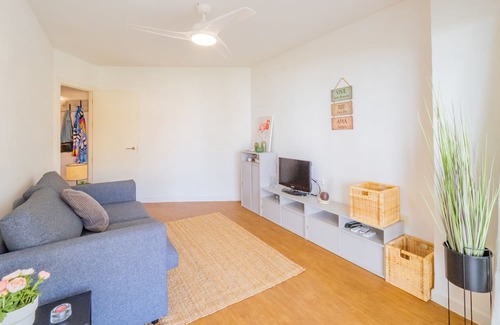 Mezquitilla Apartamento | Cubo's Estudio Pepa Luna Algarrobo Beach / air conditioning / community pool / close to beach