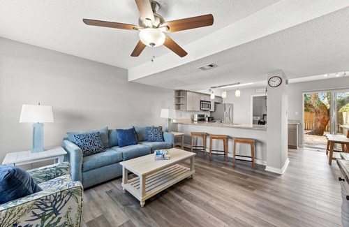 Fort Walton Beach Casa | Sunny Coastal Living