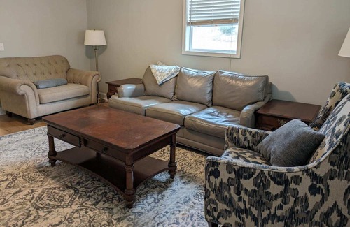 Kannapolis Casa | Fully furnished cozy 3-bed 2 ba house 1 mile from downtown charming Kannapolis.