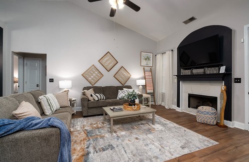 Alabaster Casa | Enjoy a Gardenside Getaway - Fenced Yard & Patio