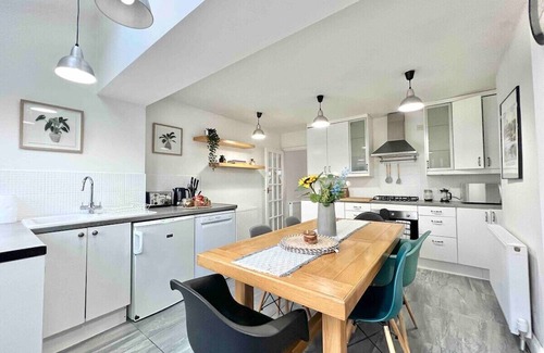 Windsor Cabaña | Stunning Windsor Cottage, Perfect Location
