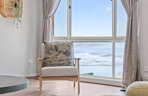 Charmhaven Casa | Waterfront Paradise in Charmhaven - Kayak + Pool