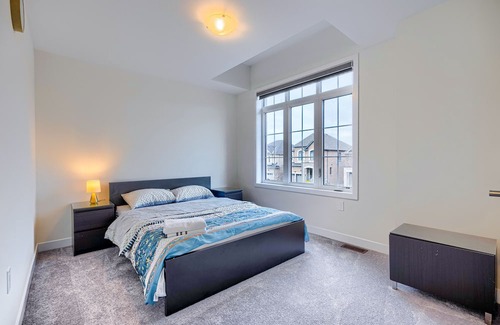 Cambridge Casa | A king and 3 Queen beds in 4 bedrooms, good sleep for 8