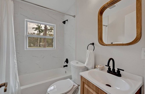 Lake Mary Casa | Cozy water front 4-bedroom home in charming Sanford, FL