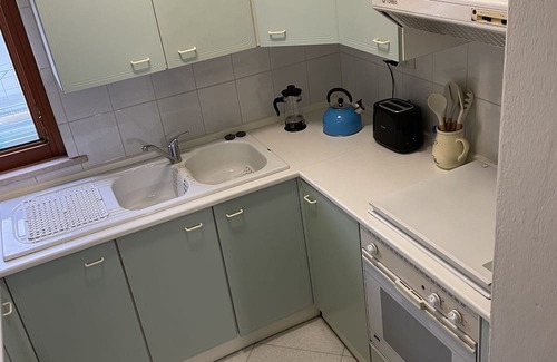 Bisenti Apartamento | Central Bisenti Escape with 55 square metre sunny Terrace and secure parking