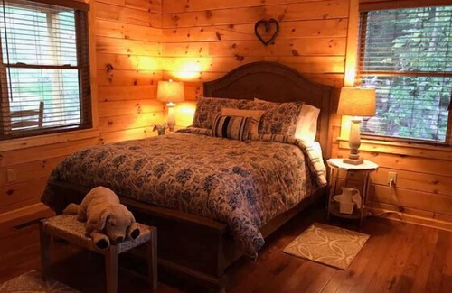 Stanardsville Cabina | The Getaway | 4 Bed, 3 Bath