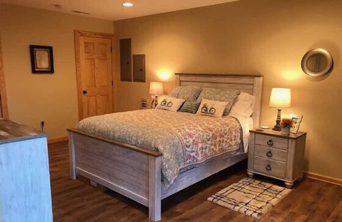 Stanardsville Cabina | The Getaway | 4 Bed, 3 Bath