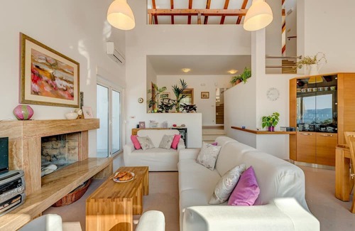 Lecevica Villa | Rustic Villa Florice with a pool