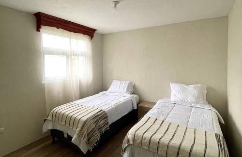 Quetzaltenango Casa | Ideal for families or groups, newly furnished duplex!