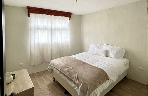 Quetzaltenango Casa | Ideal for families or groups, newly furnished duplex!
