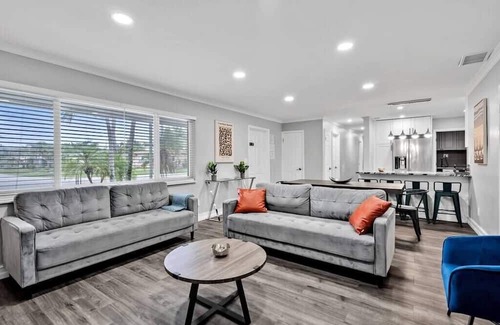 Boulevard Heights Casa | Southern Charm: Spacious 4BR Retreat with Pool