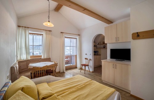 Villabassa Apartamento | Apartment 'Stauderhof 3' with Mountain View, Shared Garden