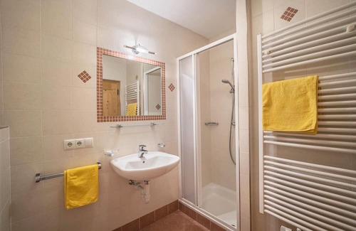 Villabassa Apartamento | Apartment 'Stauderhof 3' with Mountain View, Shared Garden