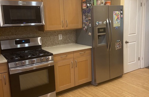 Falls Church Casa | Easy Metro to DC from this SFH inside the Beltway in Falls Church City, VA