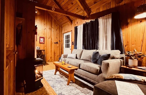 Reliance Cabina | The Mountain Man at Lost Creek Cabins!