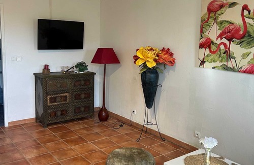 Bellegarde Apartamento | Homerez - Appartement for 2 ppl. with shared pool and terrace at Bellegarde