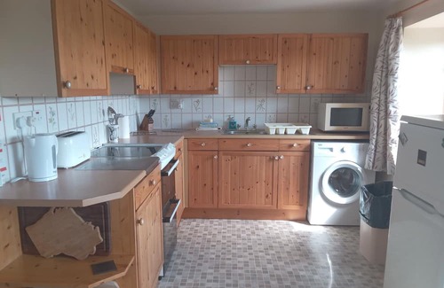 Goodwick Cabaña | Remote Cottage. Panoramic Views & Skies. Fresh Air. Wonderful for families.