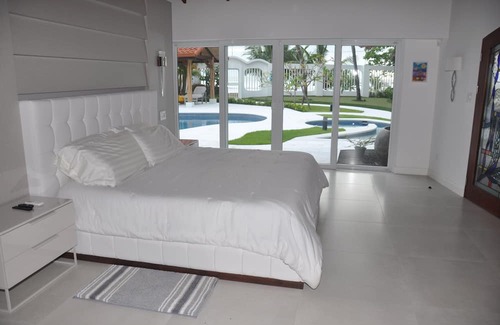 Cerro Plano Casa | Ocean front Luxury private home in Jaco Beach!