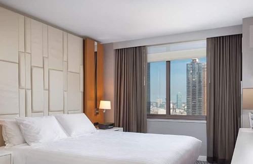Turtle Bay Complejo | Bring your friends and celebrate New Year's Eve in NYC! Sleeps 6 /2 BDRM