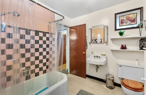 Silverton Casa | 3 BR 1 BA historic brick house w/fire pit & ample parking - 5 mins from Wallace