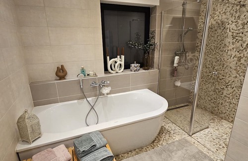 Bourbourg Casa | Belle Maison + Jaccuzzi Plage à 15 mns Idéal Visite Dunkerque Calais et St-omer