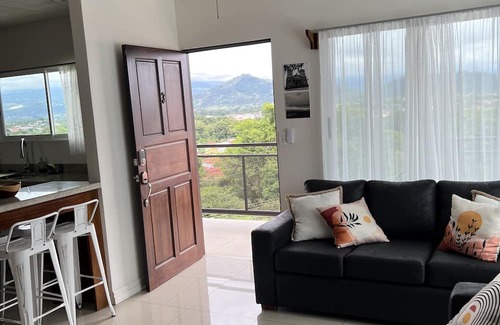 San Ramón Apartamento | Family-sized apartment with great view close to town.