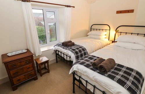 Cilmeri Cabaña | ROSE VILLA, pet friendly, with open fire in Builth Wells