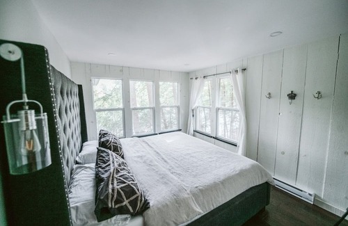 Lake of Bays Cabaña | The Point on Ril - Lakefront Cottage
