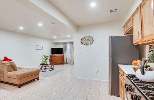 Newark Apartamento | Lovable Newark Apartment < 1 Mi to Downtown!