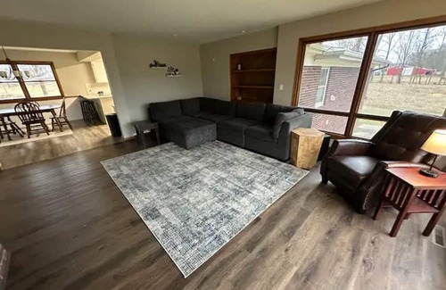 Walker Casa | Cozy spacious house with spectacular views of the Grand River