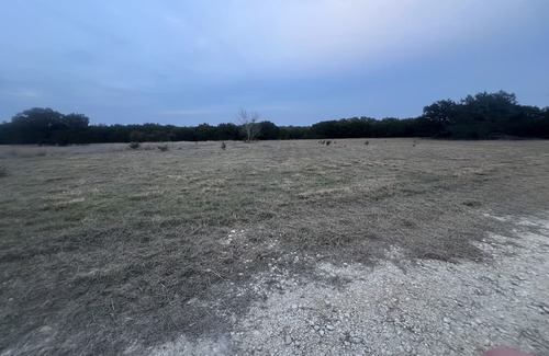Lometa Alquiler De RV | Quiet & Spacious Nature Retreat with Open Skies in TX Hill Country