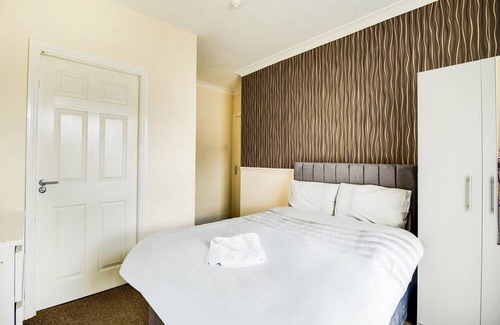 Middlesbrough Hotel | OYO Eastbourne Lodge