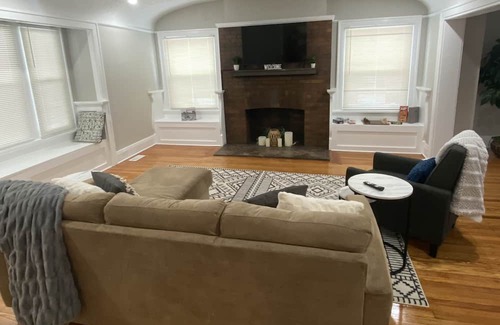 Hough Casa | University Circle Gem