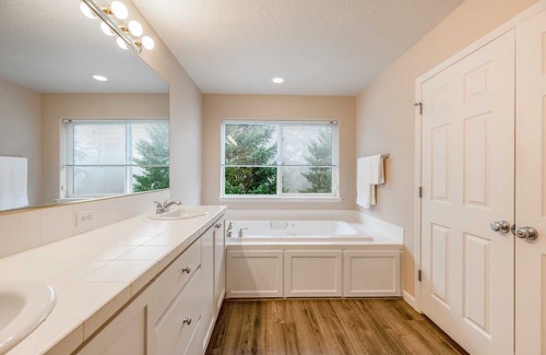 Hillsboro Casa | Suburban Serenity on 58th Ave