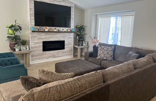 Isanti Casa | Tranquil and Spacious Getaway!