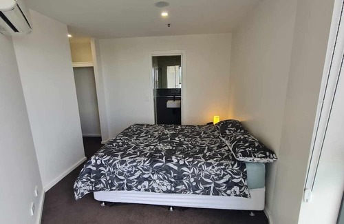 Gungahlin Apartamento | A Pool, QB's, Views @ Gunghalin!