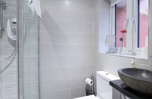Cherry Hinton Casa | Spacious 4-br Cambridge House, Free Parking