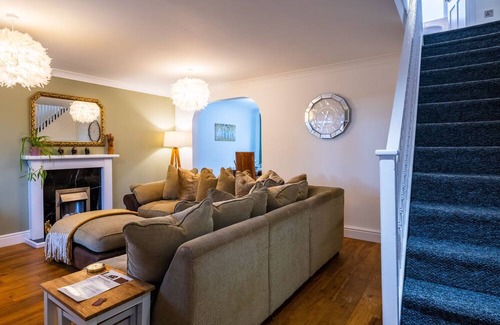 Cherry Hinton Casa | Spacious 4-br Cambridge House, Free Parking