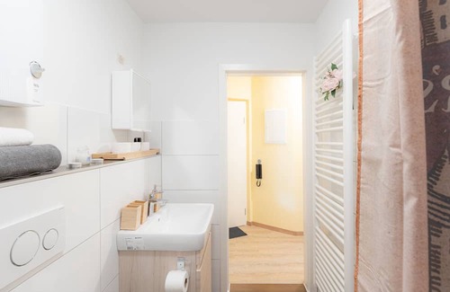 Duisburg City Center Apartamento | - Magical Harry Potter Apartment in Duisburg - Hbf - Kingsize Bed & Netflix -
