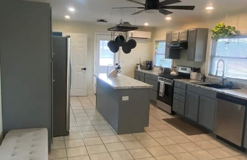 Saugerties Casa | Private/Secluded 4 Bdrm with HotTub & Steam Shower